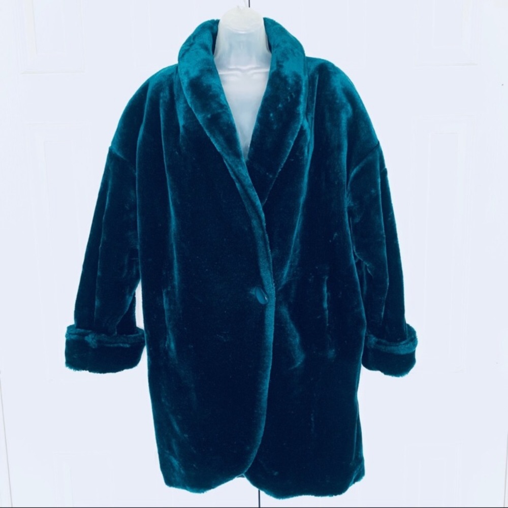 Host Pick DONNYBROOK oversized  teddy bear coat.